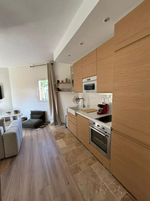 Appartement 3 Pieces, Spacieux En Plein Centre لو دوز آلب المظهر الخارجي الصورة