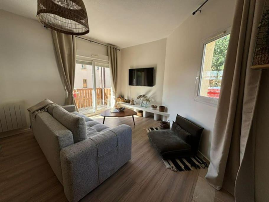 Appartement 3 Pieces, Spacieux En Plein Centre لو دوز آلب المظهر الخارجي الصورة