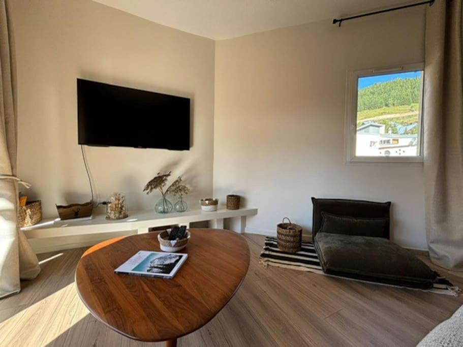 Appartement 3 Pieces, Spacieux En Plein Centre لو دوز آلب المظهر الخارجي الصورة